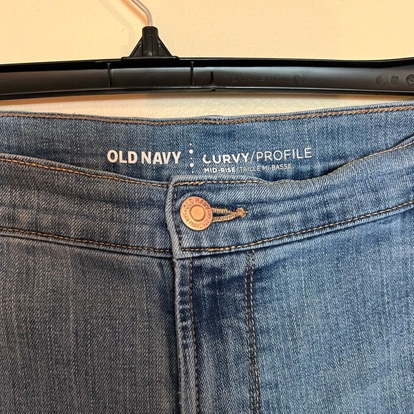 Old Navy Distressed “Curvy Profile” Jeans Size 18 - Picture 5 of 10